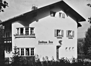 Landhaus Anna: Verwaltungssitz und Zentrum der Jüdischen Gemeinde Regen | Seat of the administration and community center of the Jewish Community of Regen