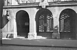 Haupteingang Gemeindezentrum | Main-entrance Jewish Center