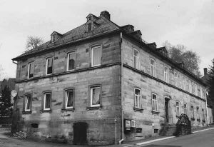 Bernstein: Ehemaliger Gasthof/former country inn „Zum Goldenen Löwen“