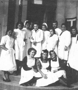 Das medizinische Personal des Lagerkrankenhauses in Fritzlar. | The medical staff of the camp hospital in Fritzlar.