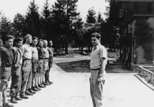 Angehende Offiziere beim Morgenappell im Hochland | Trainee officers at the morning roll call at Hochland