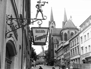 Hof - Gaststätte Trompeter: Verwaltungssitz und kulturelles Zentrum der Jüdischen Gemeinde | Seat of the administration and the cultural center of the Jewish Community