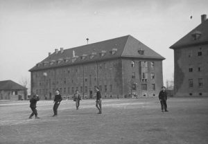 Appellplatz der Pionierkaserne - im Hintergund Block III | Barrack yard of the Pionierkaserne - in the background Block III