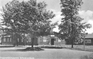 Die jüdischen DPs waren in den Baracken des Truppenübungsplatzes untergebracht. | The Jewish DPs were housed in the huts of the military training aera.