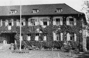 Das Hauptgebäude des Tbc Sanatoriums Steinatal | The main building of the Tbc rehabilitation center Steinatal