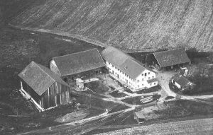 Im Einödhof Fürstbach richtete sich ein Kibbuz der Bewegung „Hanoar Hazioni“ ein | The isolated farm Fürstbach became the home of a Kibbutz of the „Hanoar Hazioni“ movement